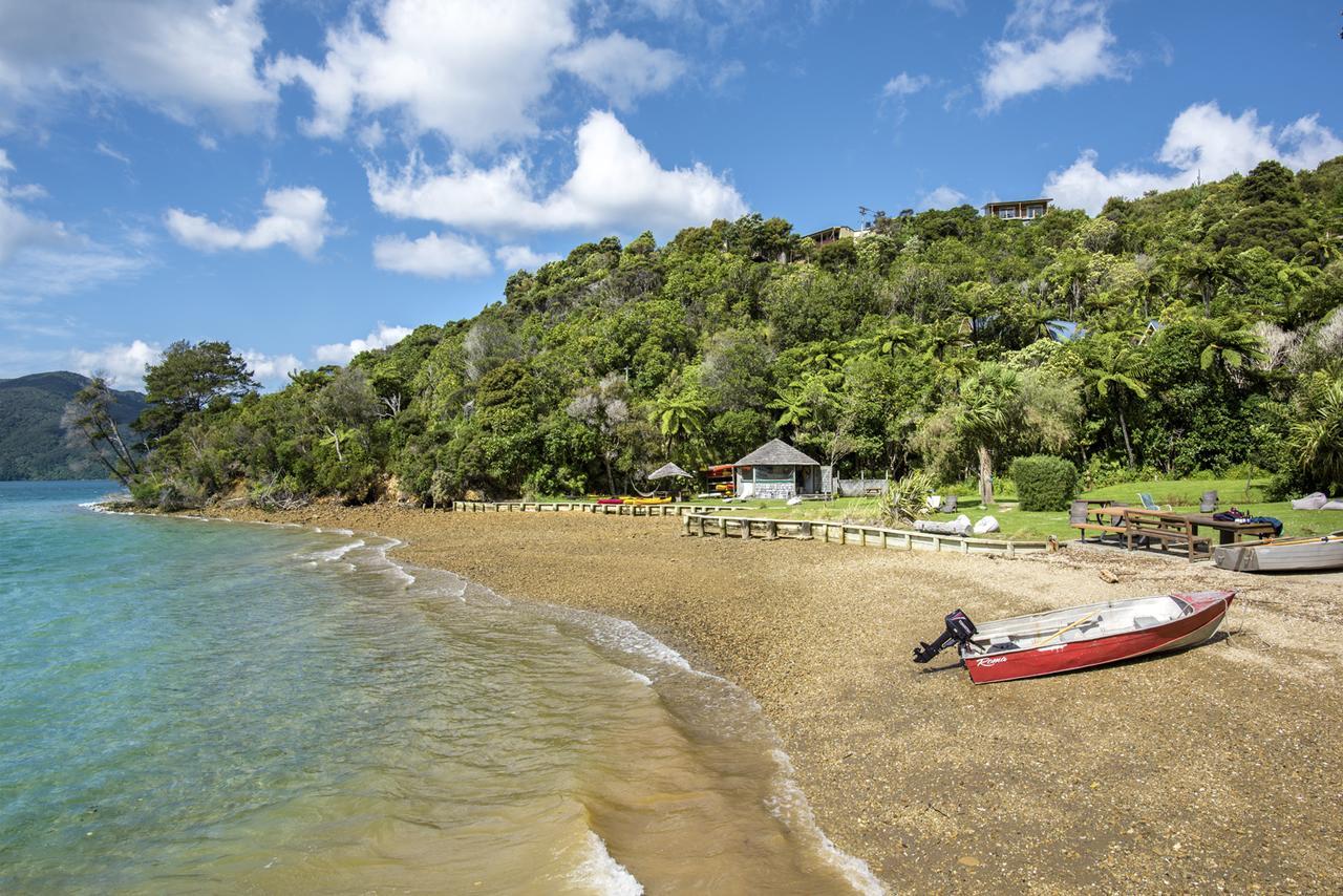 Punga Cove Resort Endeavour Inlet Exterior photo